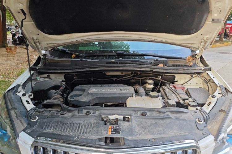 Used Buick Encore 2015 1.4T Automatic Two-Wheel Drive Urban Elite Version Engine Bay