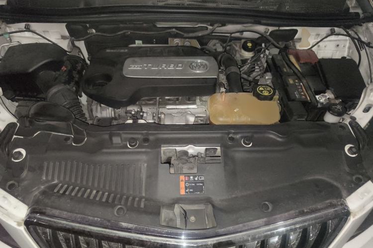 Used Buick Encore 2015 1.4T Automatic Two-Wheel Drive Urban Elite Version Engine Bay
