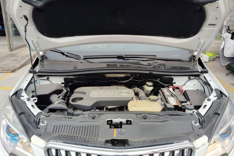 Used Buick Encore 2015 1.4T Automatic Two-Wheel Drive Urban Elite Version Engine Bay