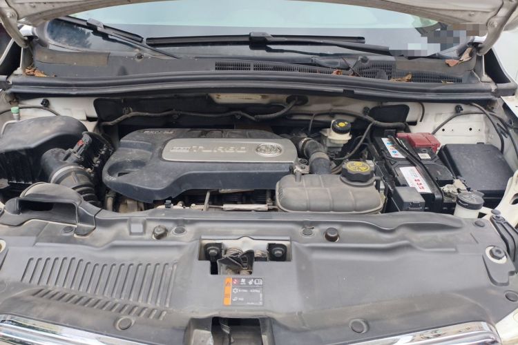Used Buick Encore 2015 1.4T Automatic Two-Wheel Drive Urban Elite Version Engine Bay