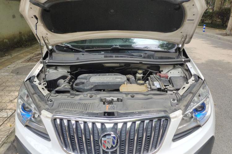 Used Buick Encore 2015 1.4T Automatic Two-Wheel Drive Urban Elite Version Engine Bay