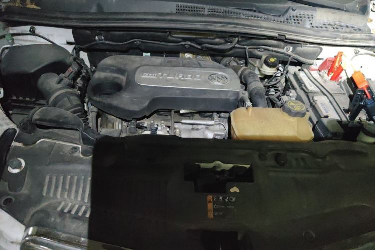 Used Buick Encore 2015 1.4T Automatic Two-Wheel Drive Urban Elite Version Engine Bay