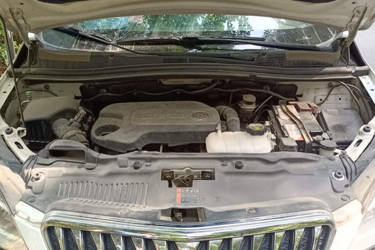 Used Buick Encore 2015 1.4T Automatic Two-Wheel Drive Urban Elite Version Engine Bay
