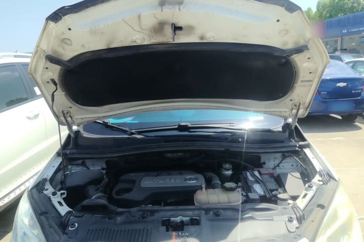Used Buick Encore 2015 1.4T Automatic Two-Wheel Drive Urban Leading Model Engine Bay