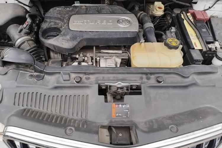 Used Buick Encore 2015 1.4T Automatic Two-Wheel Drive Urban Elite Version Engine Bay