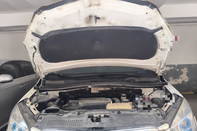 Used Buick Encore 2015 1.4T Automatic Two-Wheel Drive Urban Elite Version Engine Bay