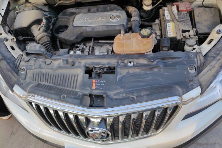 Used Buick Encore 2015 1.4T Automatic Two-Wheel Drive Urban Elite Version Engine Bay