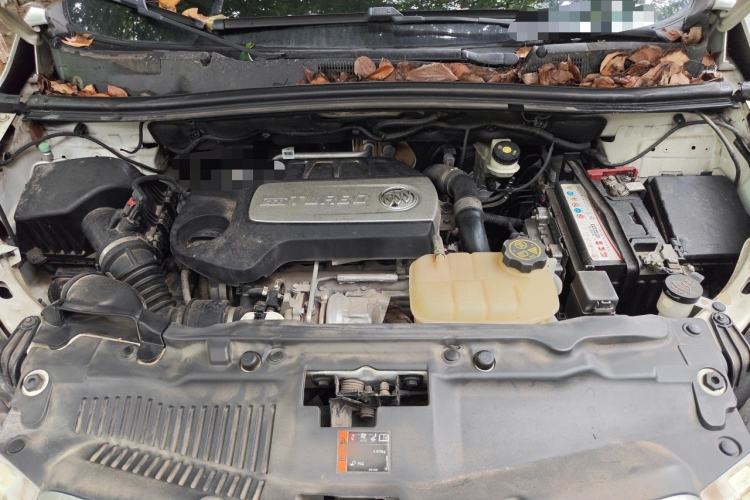 Used Buick Encore 2015 1.4T Automatic Two-Wheel Drive Urban Elite Version Engine Bay