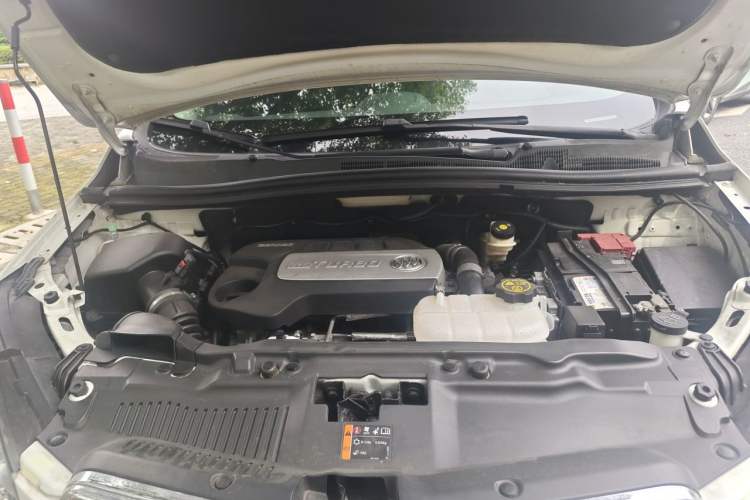 Used Buick Encore 2015 1.4T Automatic Two-Wheel Drive Urban Elite Version Engine Bay