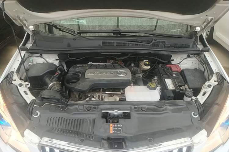 Used Buick Encore 2015 1.4T Automatic Two-Wheel Drive Urban Leading Model Engine Bay
