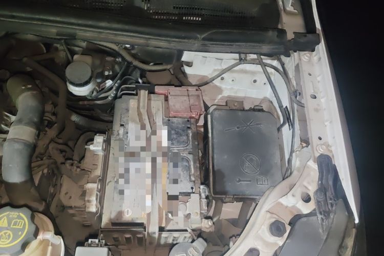 Used Buick Encore 2015 1.4T Automatic Two-Wheel Drive Urban Leading Model Engine Bay Left