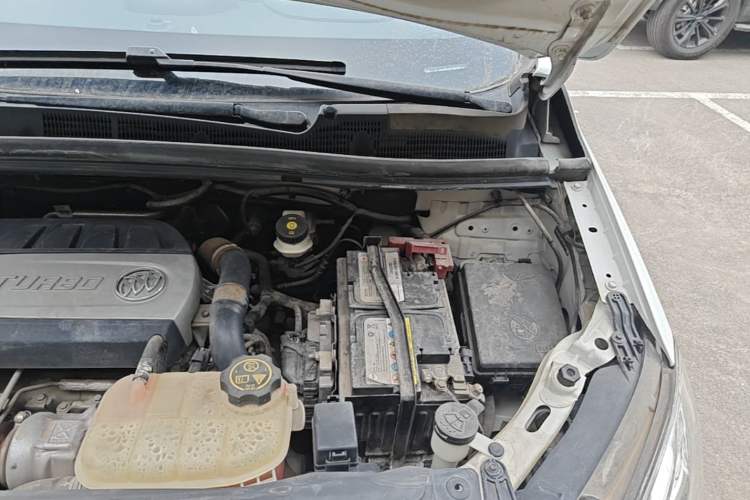 Used Buick Encore 2015 1.4T Automatic Two-Wheel Drive Urban Leading Model Engine Bay Left