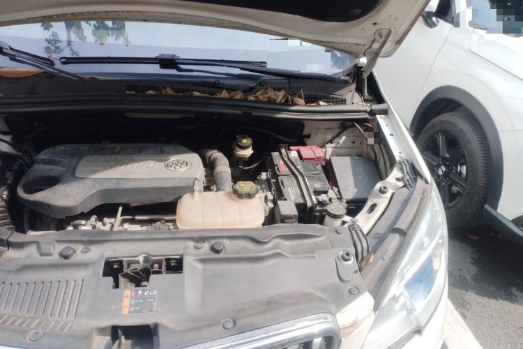 Used Buick Encore 2015 1.4T Automatic Two-Wheel Drive Urban Elite Version Engine Bay Left