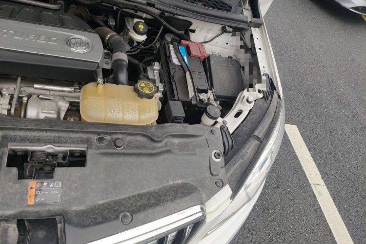 Used Buick Encore 2015 1.4T Manual Two-Wheel Drive Urban Advanced Model Engine Bay Left