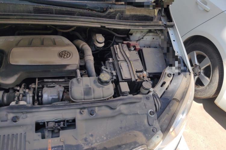 Used Buick Encore 2015 1.4T Automatic Two-Wheel Drive Urban Elite Version Engine Bay Left