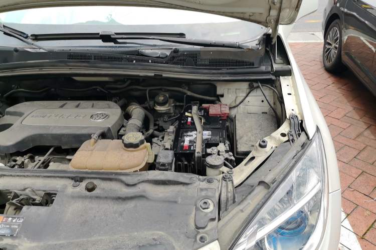 Used Buick Encore 2015 1.4T Automatic Two-Wheel Drive Urban Leading Model Engine Bay Left