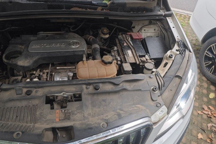 Used Buick Encore 2015 1.4T Automatic Two-Wheel Drive Urban Elite Version Engine Bay Left