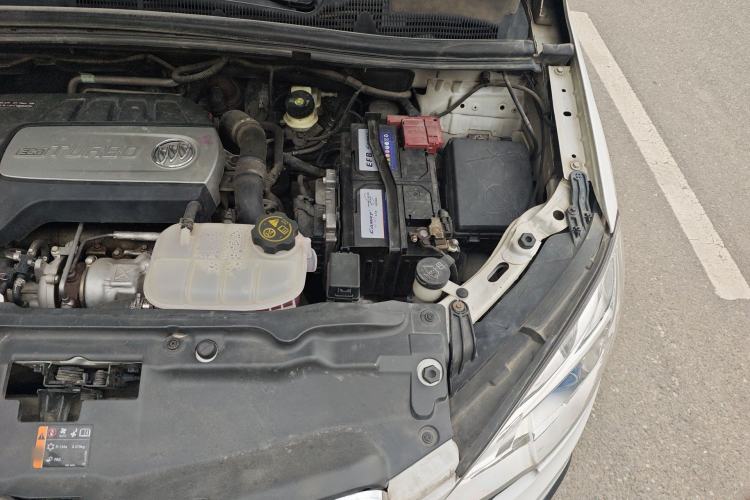 Used Buick Encore 2015 1.4T Automatic Two-Wheel Drive Urban Elite Version Engine Bay Left