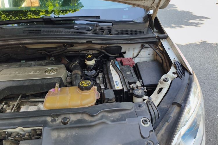 Used Buick Encore 2015 1.4T Automatic Two-Wheel Drive Urban Elite Version Engine Bay Left