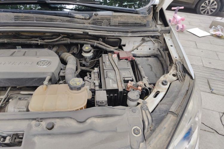 Used Buick Encore 2015 1.4T Manual Two-Wheel Drive Urban Advanced Model Engine Bay Left