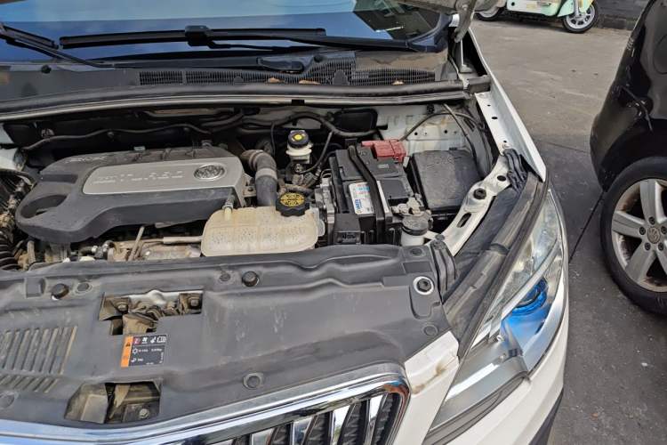 Used Buick Encore 2015 1.4T Manual Two-Wheel Drive Urban Advanced Model Engine Bay Left