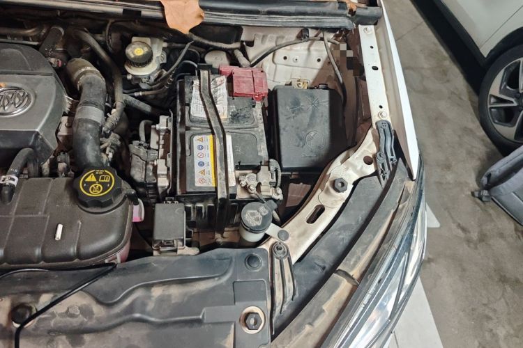 Used Buick Encore 2015 1.4T Manual Two-Wheel Drive Urban Advanced Model Engine Bay Left