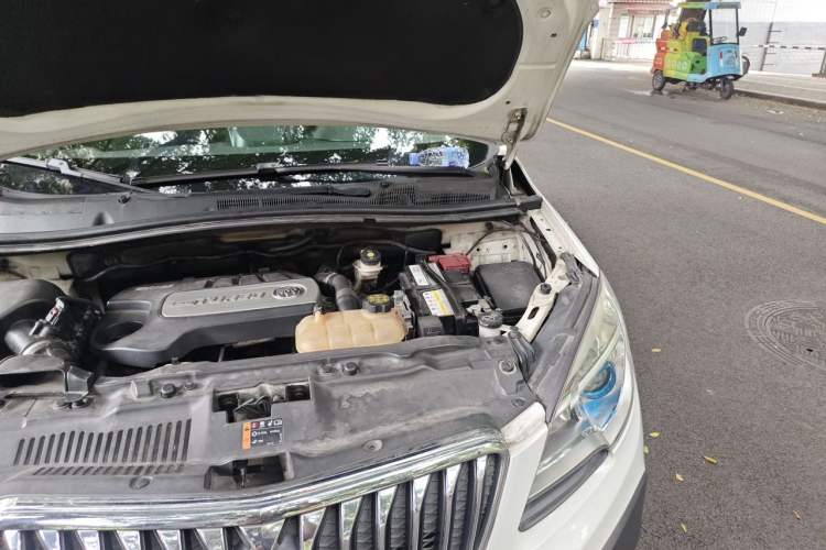 Used Buick Encore 2015 1.4T Automatic Two-Wheel Drive Urban Elite Version Engine Bay Left