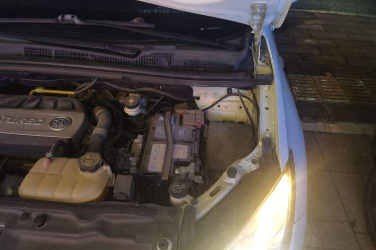 Used Buick Encore 2015 1.4T Automatic Two-Wheel Drive Urban Leading Model Engine Bay Left