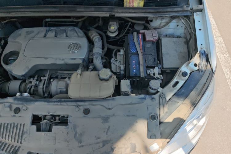 Used Buick Encore 2015 1.4T Automatic Two-Wheel Drive Urban Elite Version Engine Bay Left