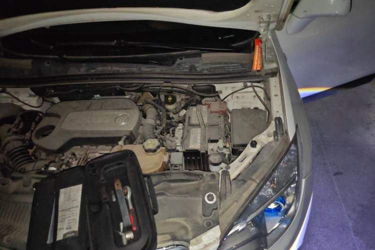 Used Buick Encore 2015 1.4T Automatic Two-Wheel Drive Urban Leading Model Engine Bay Left