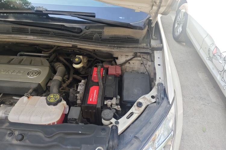Used Buick Encore 2015 1.4T Automatic Two-Wheel Drive Urban Elite Version Engine Bay Left