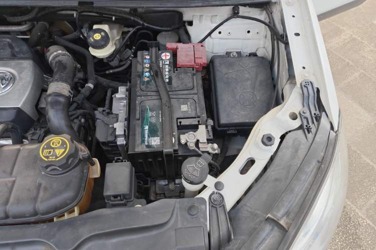 Used Buick Encore 2015 1.4T Automatic Two-Wheel Drive Urban Leading Model Engine Bay Left