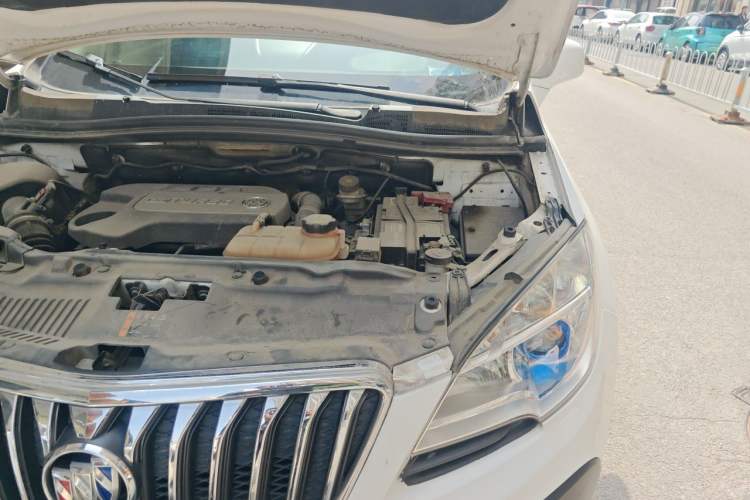 Used Buick Encore 2015 1.4T Automatic Two-Wheel Drive Urban Elite Version Engine Bay Left