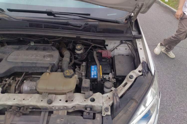 Used Buick Encore 2015 1.4T Manual Two-Wheel Drive Urban Advanced Model Engine Bay Left