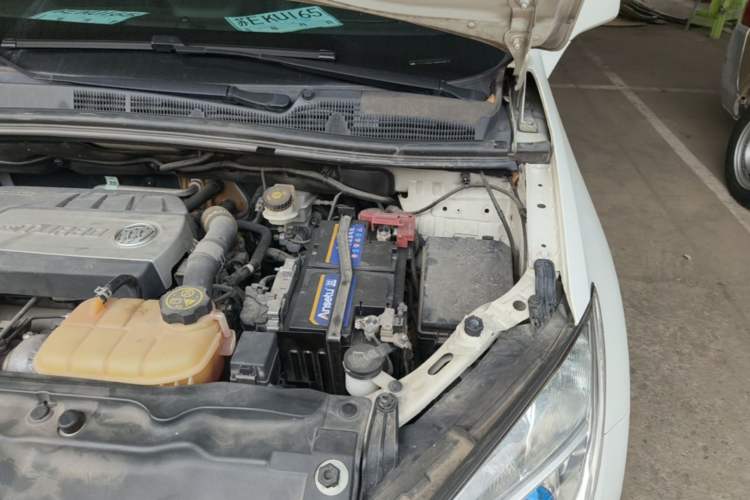 Used Buick Encore 2015 1.4T Automatic Two-Wheel Drive Urban Leading Model Engine Bay Left