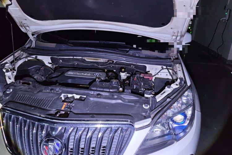 Used Buick Encore 2015 1.4T Automatic Two-Wheel Drive Urban Elite Version Engine Bay Left