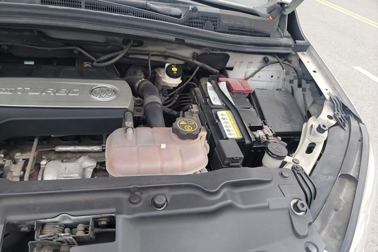 Used Buick Encore 2015 1.4T Automatic Two-Wheel Drive Urban Elite Version Engine Bay Left