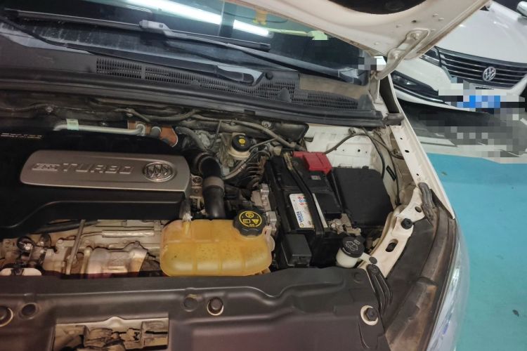 Used Buick Encore 2015 1.4T Automatic Two-Wheel Drive Urban Elite Version Engine Bay Left