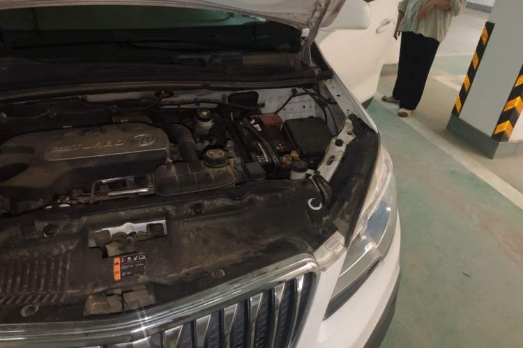 Used Buick Encore 2015 1.4T Automatic Two-Wheel Drive Urban Elite Version Engine Bay Left