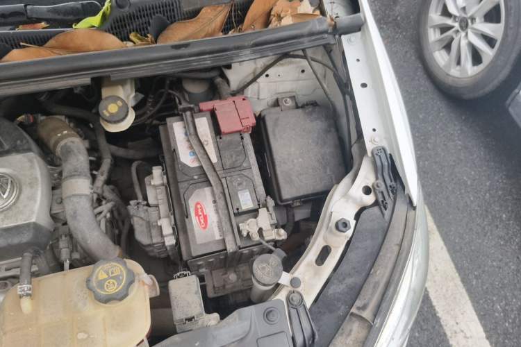 Used Buick Encore 2015 1.4T Automatic Two-Wheel Drive Urban Leading Model Engine Bay Left