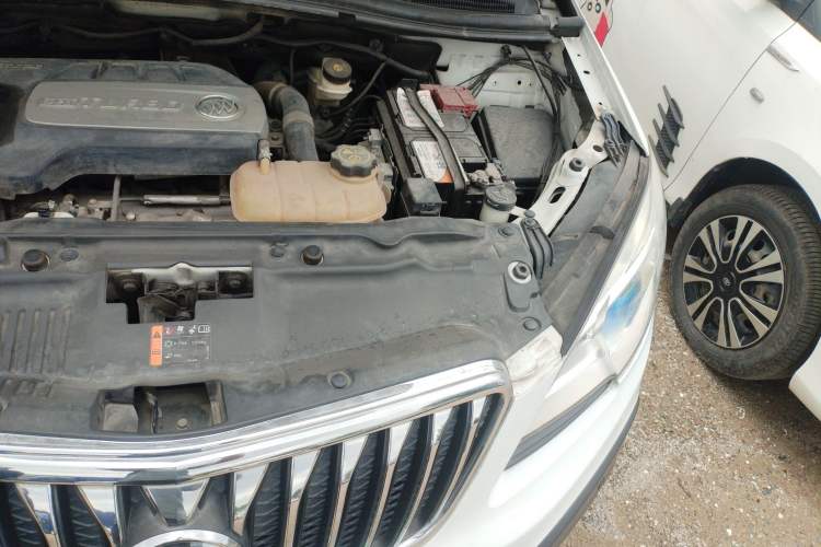 Used Buick Encore 2015 1.4T Automatic Two-Wheel Drive Urban Elite Version Engine Bay Left