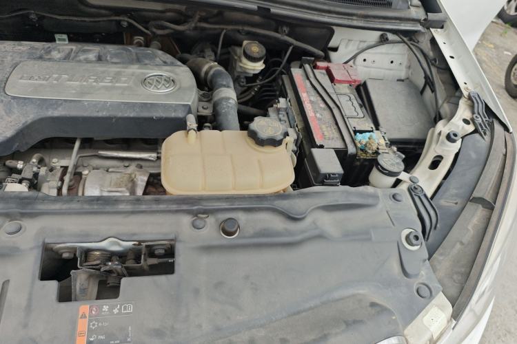 Used Buick Encore 2015 1.4T Automatic Two-Wheel Drive Urban Elite Version Engine Bay Left