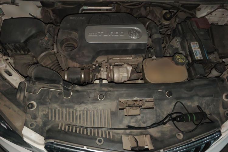 Used Buick Encore 2015 1.4T Automatic Two-Wheel Drive Urban Elite Version Engine Bay