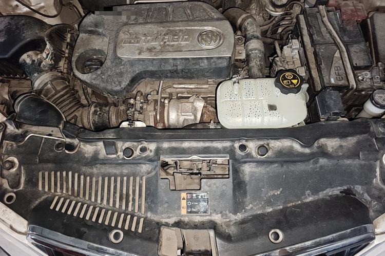 Used Buick Encore 2015 1.4T Automatic Two-Wheel Drive Urban Elite Version Engine Bay