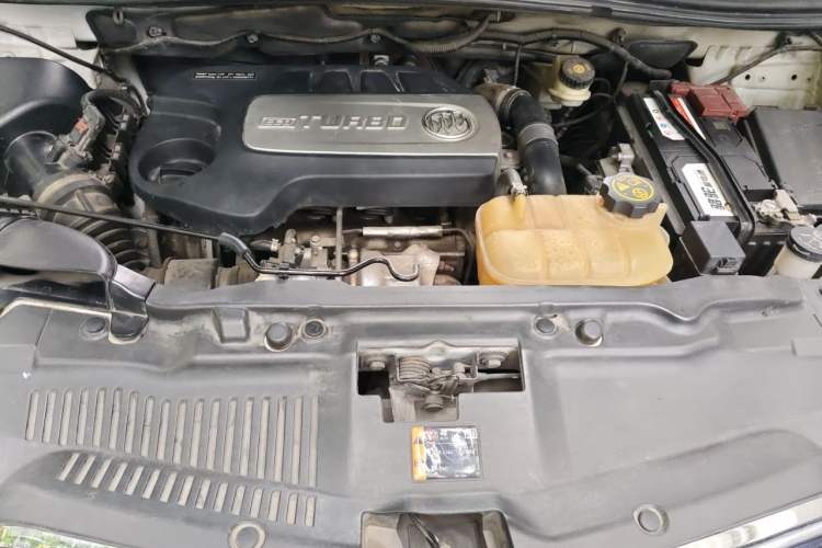 Used Buick Encore 2015 1.4T Automatic Two-Wheel Drive Urban Elite Version Engine Bay