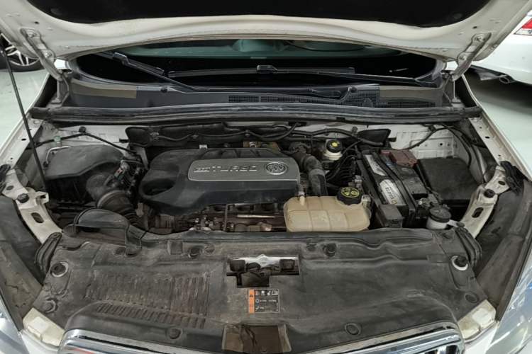 Used Buick Encore 2015 1.4T Automatic Two-Wheel Drive Urban Elite Version Engine Bay