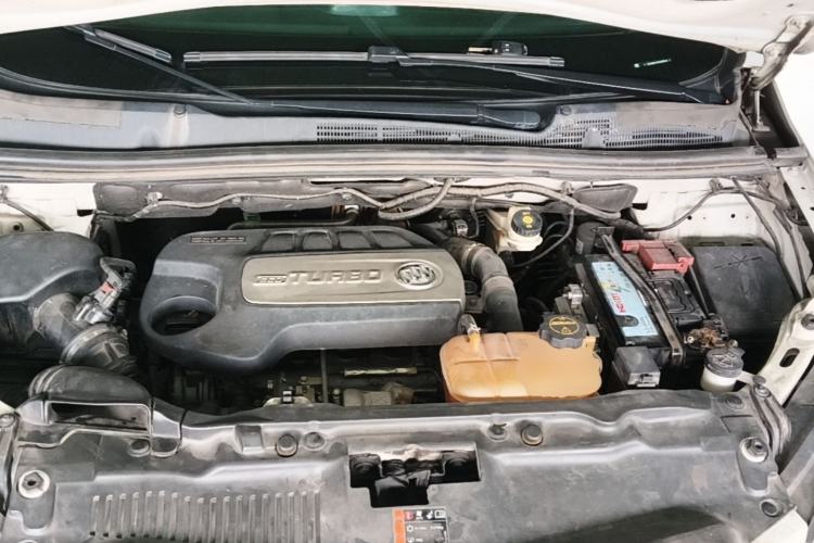 Used Buick Encore 2015 1.4T Automatic Two-Wheel Drive Urban Elite Version Engine Bay