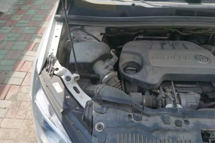 Used Buick Encore 2015 1.4T Automatic Two-Wheel Drive Urban Leading Model Engine Bay Right