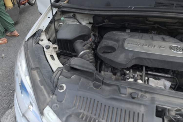 Used Buick Encore 2015 1.4T Manual Two-Wheel Drive Urban Advanced Model Engine Bay Right