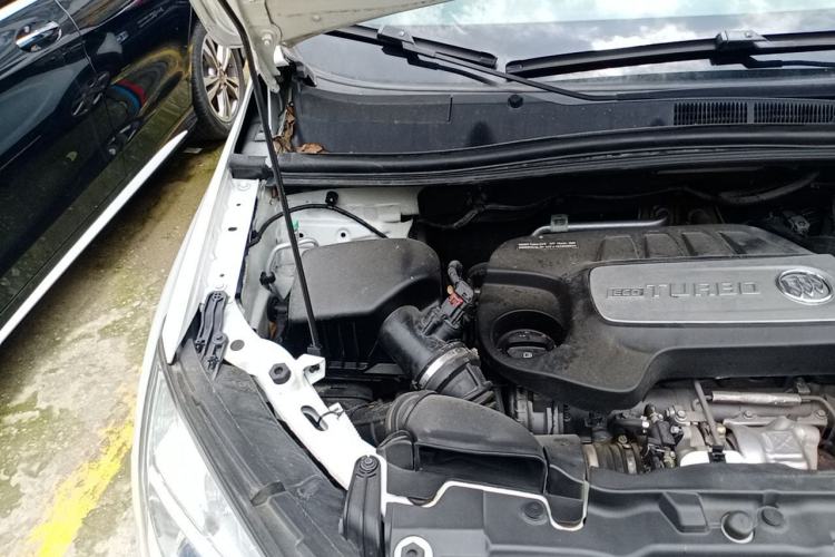 Used Buick Encore 2015 1.4T Automatic Two-Wheel Drive Urban Elite Version Engine Bay Right